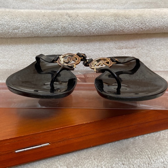 michael kors thong jelly sandals - Picture 7 of 14